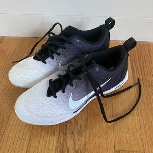 Women’s 7.5 Softball cleats